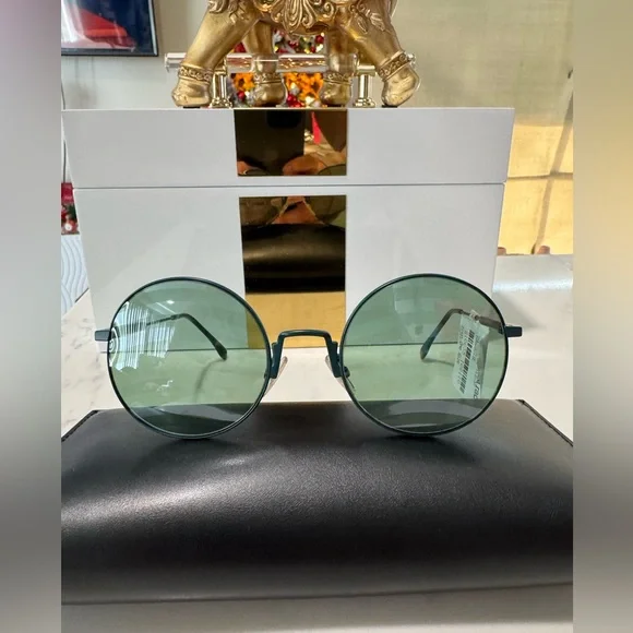 ONE DAY SALE✨FENDI round wavegreen sunglasses ✨ display picture 2